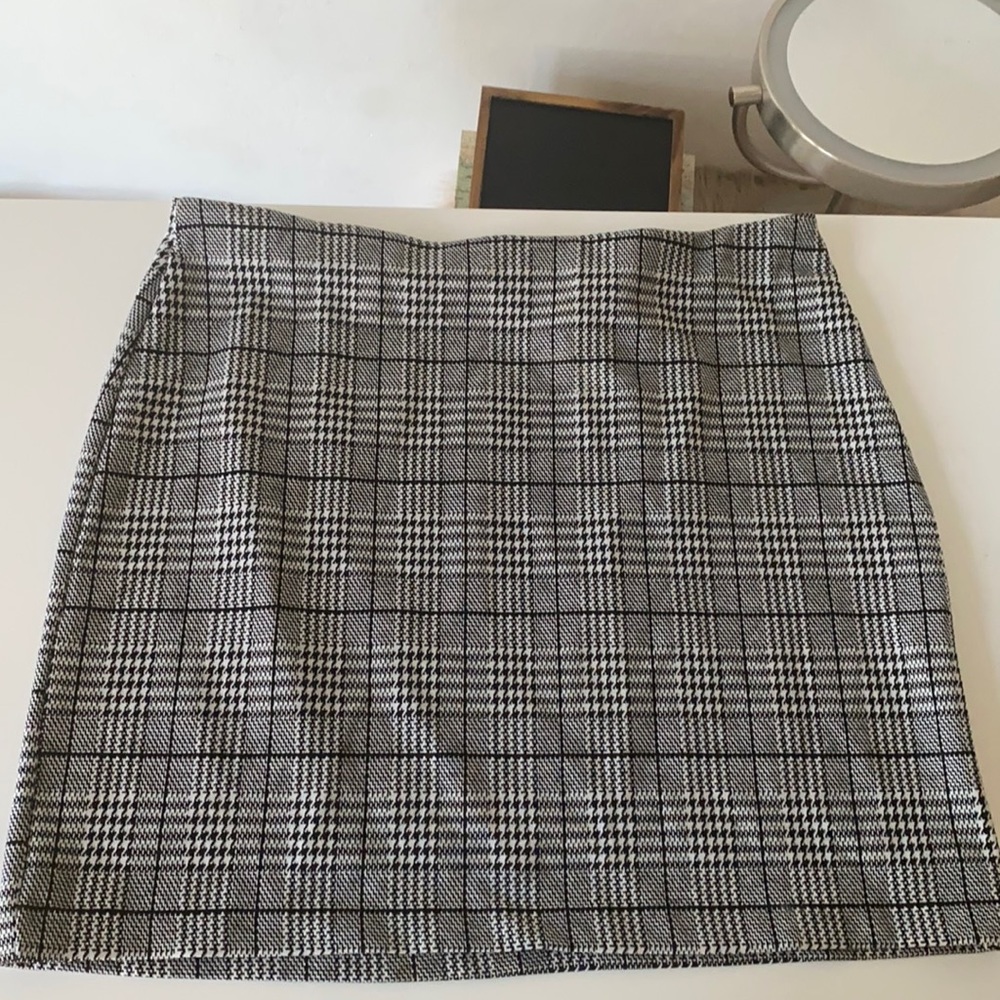 Black and white mini skirt